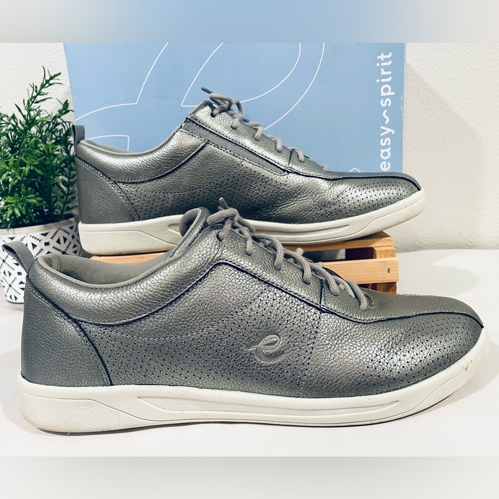 Easy Spirit “Freney 8” Silvery Gray Athletics Shoes | EUC w Original Box.